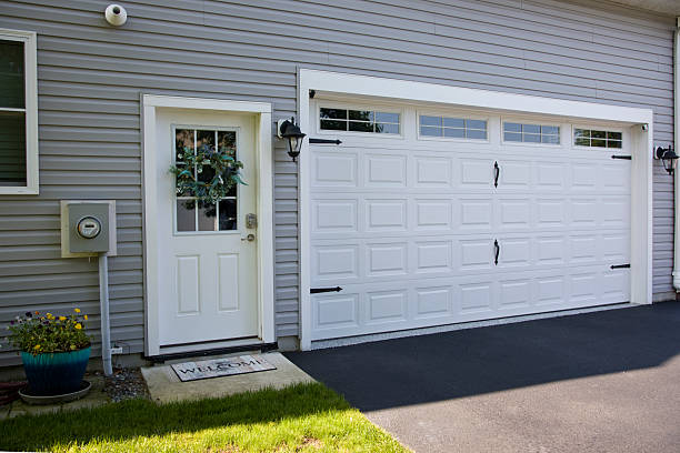 24/7 Emergency Garage Door Panel Replacement experts in Athens, IL